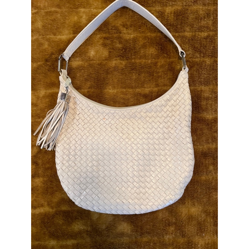 Genuine leather Aspects by Lisette woven vintage handbag. White.